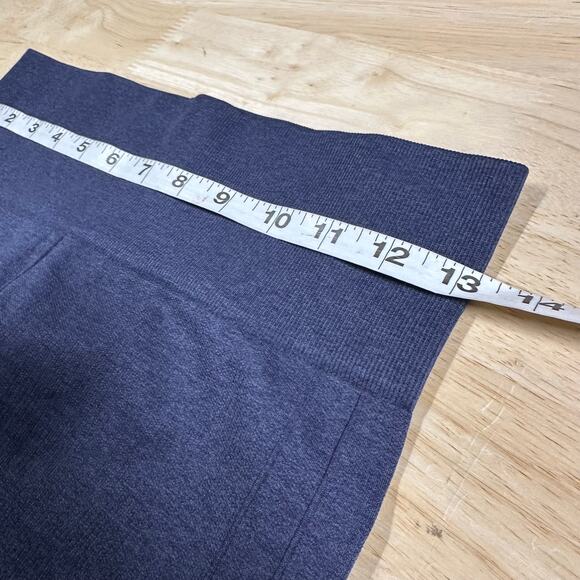 Lululemon In The Flow Crop II Blue Women's Size 6 in Excellent Used Condition - Picture 5 of 7